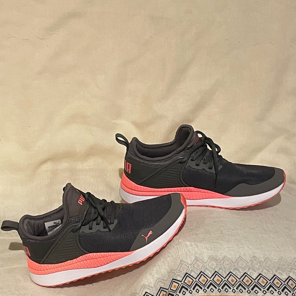 Puma - Picture 4 of 7